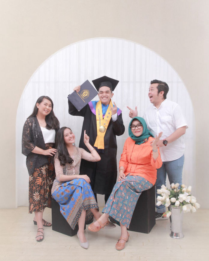 Foto Wisuda Potrait Murah