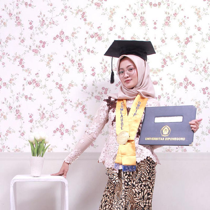 Foto Wisuda Murah Potrait